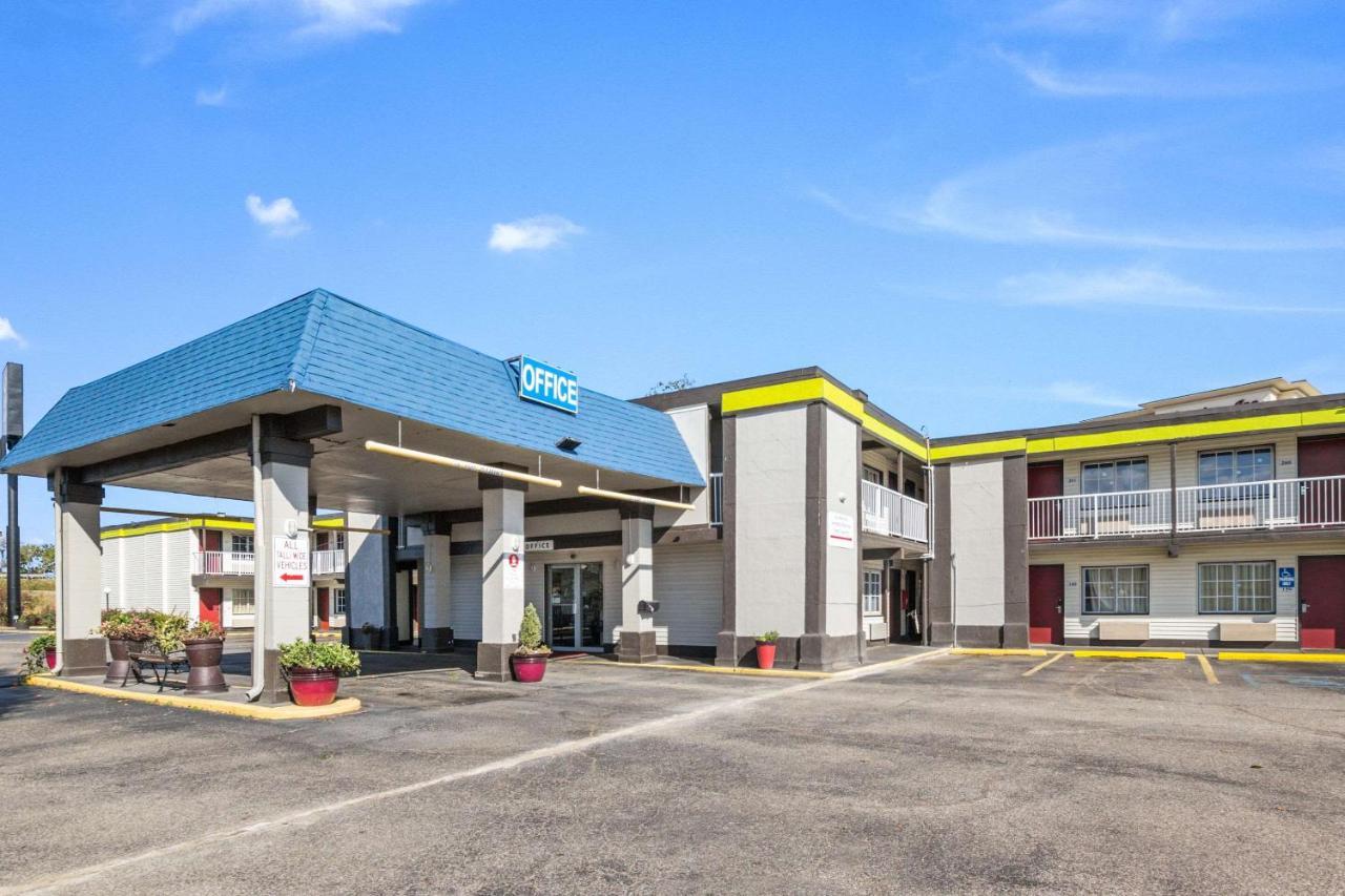 Econo Lodge Inn & Suites Terre Haute Extérieur photo