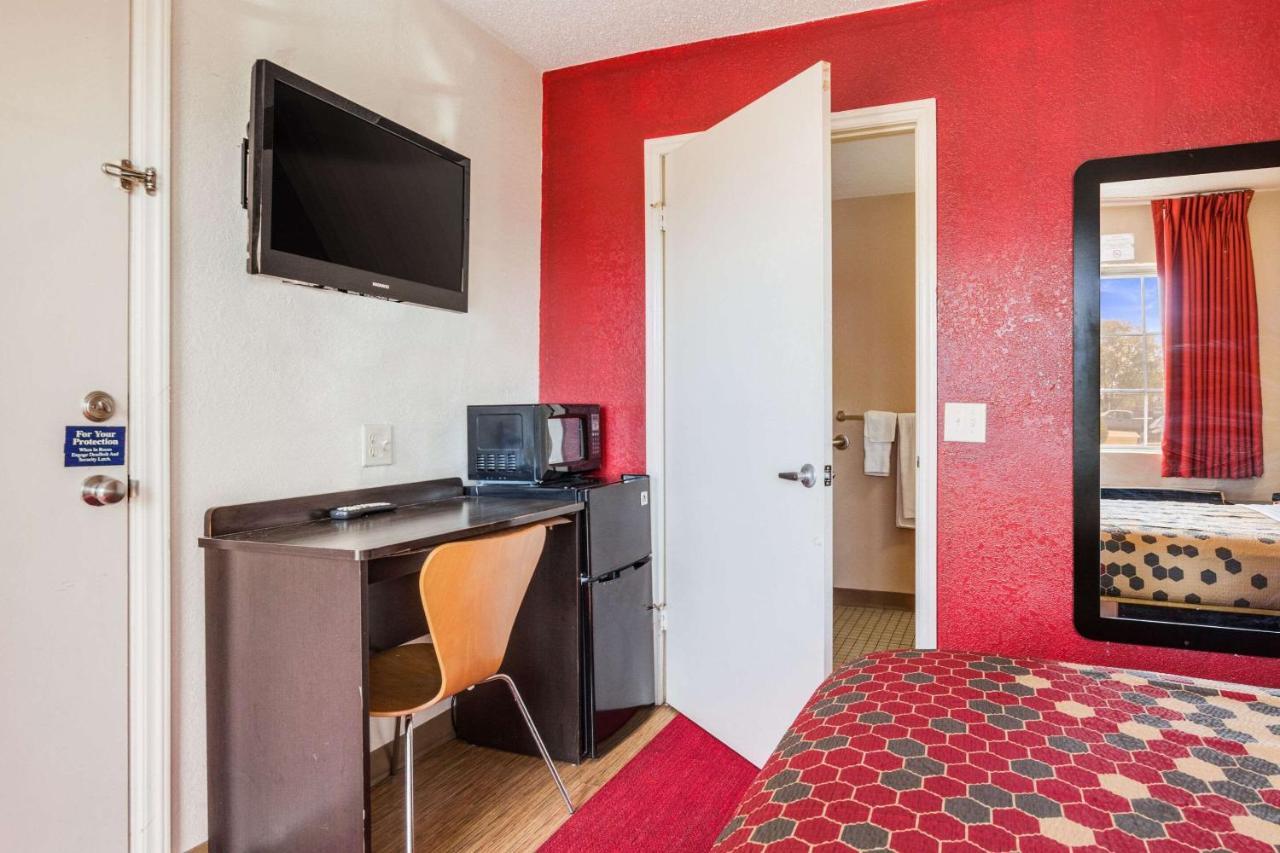 Econo Lodge Inn & Suites Terre Haute Extérieur photo