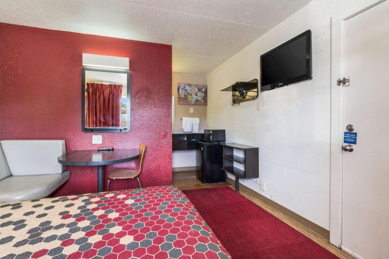 Econo Lodge Inn & Suites Terre Haute Extérieur photo