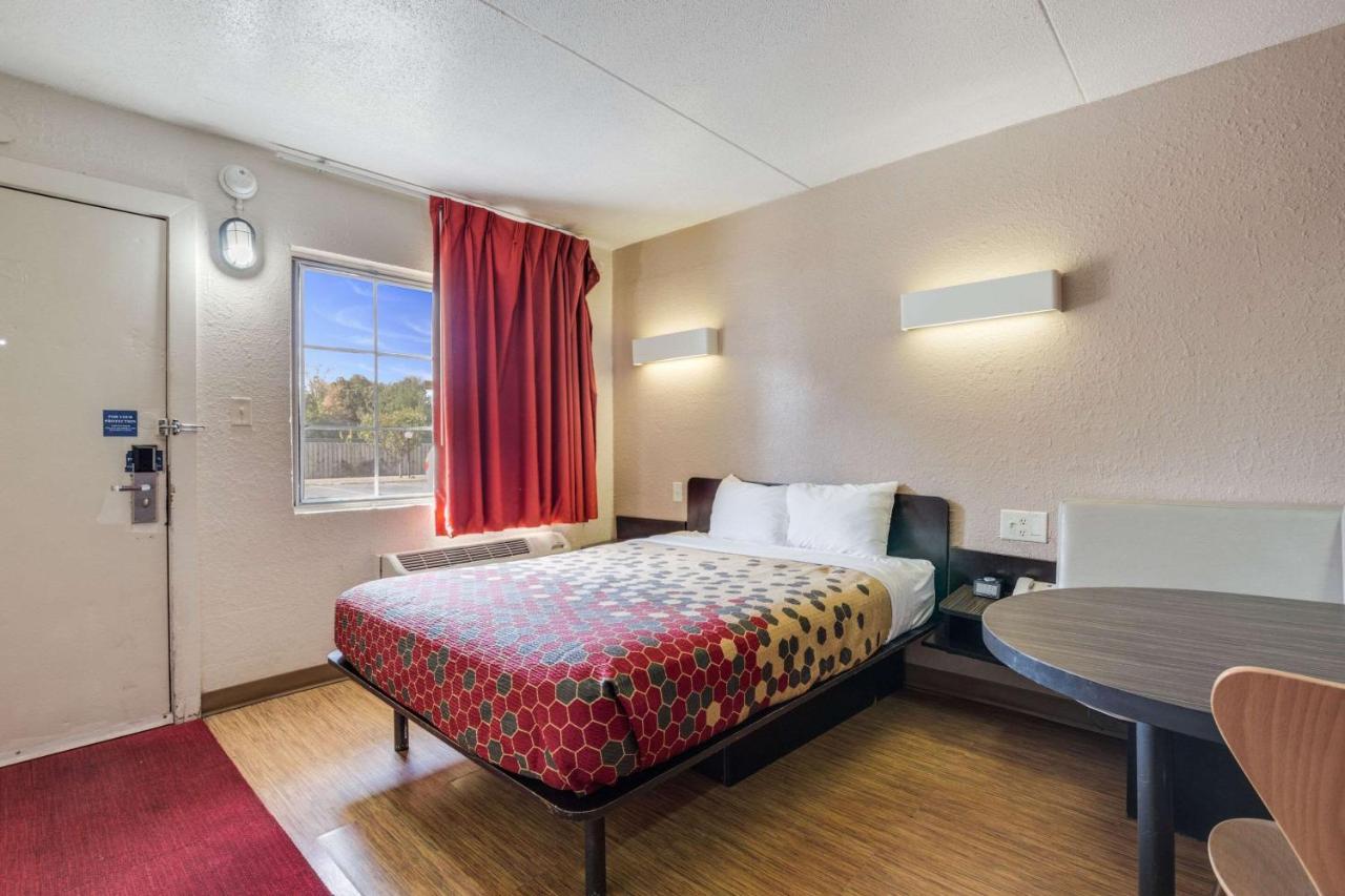 Econo Lodge Inn & Suites Terre Haute Extérieur photo